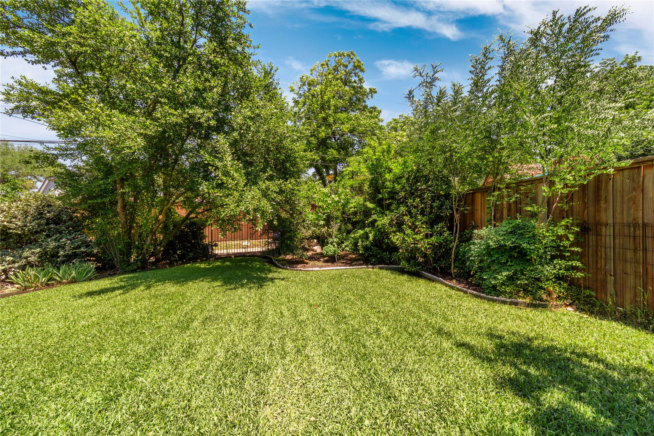 8435 Suncrest Drive Dallas TX 75228