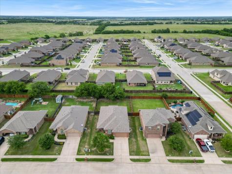 5135 Crystal Lake Avenue Krum TX 76249