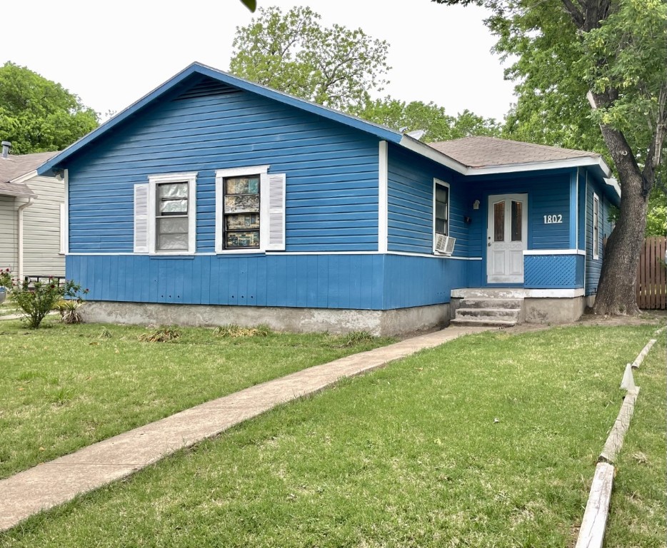 1802 Ruea Street Grand Prairie TX 75050