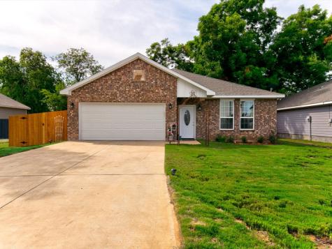 120 Peacock Street Cleburne TX 76031