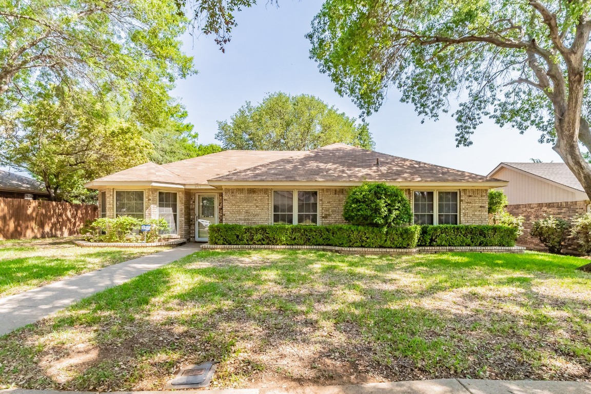 1417 Flamingo Drive Lewisville TX 75077