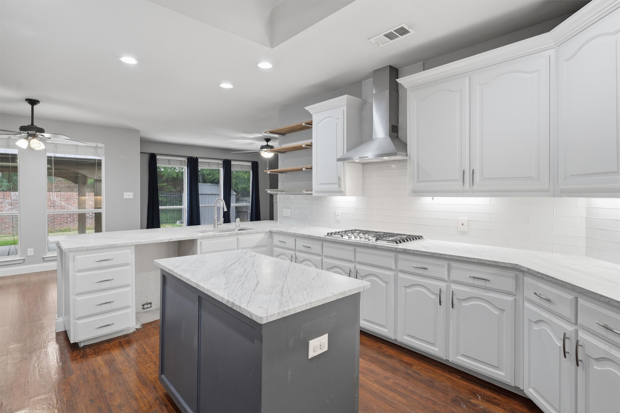 6020 Fannin Drive Arlington TX 76001