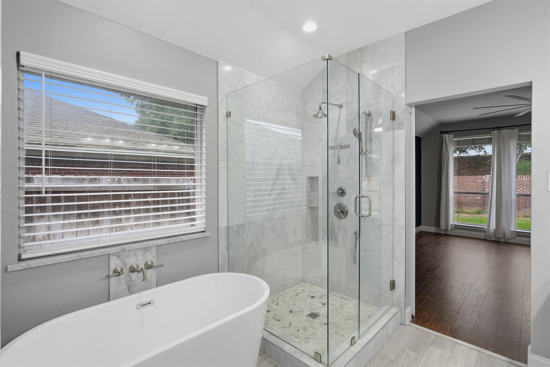 6020 Fannin Drive Arlington TX 76001