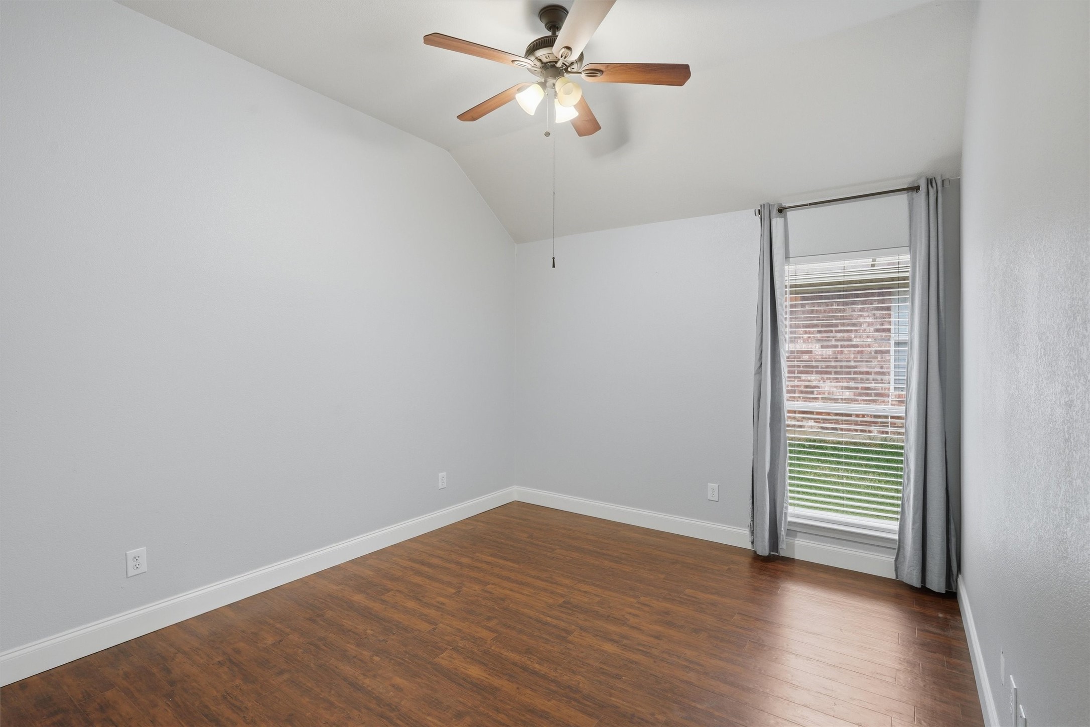 6020 Fannin Drive Arlington TX 76001