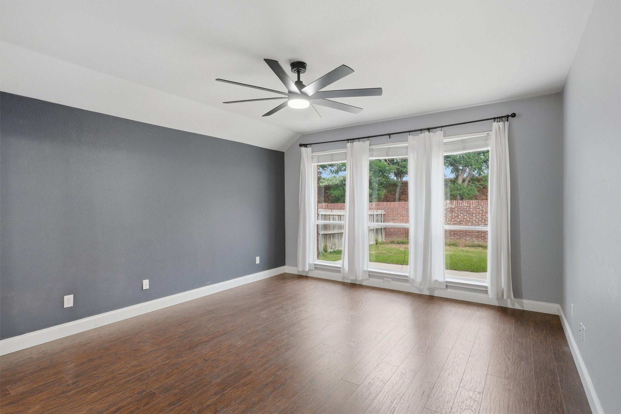 6020 Fannin Drive Arlington TX 76001