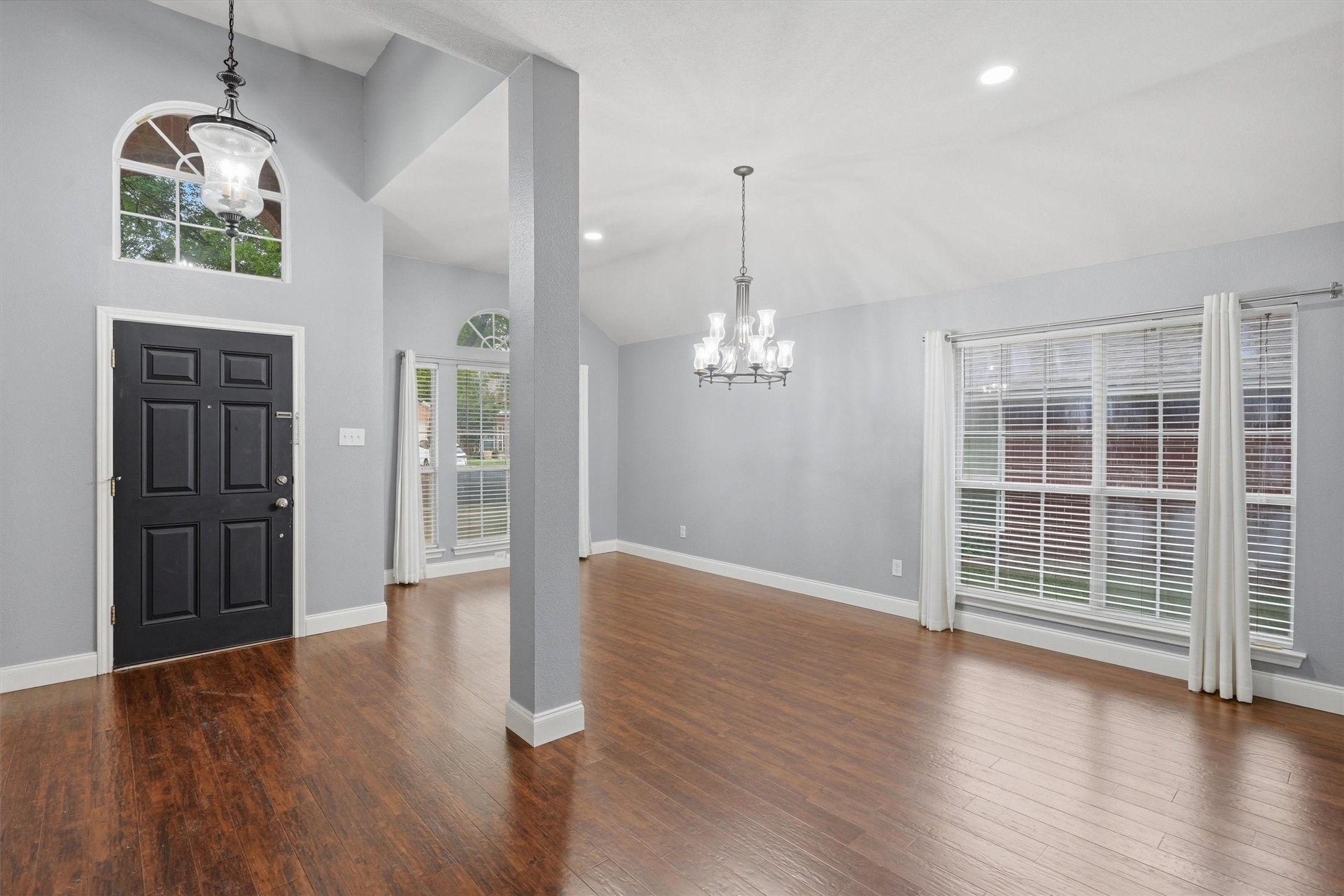 6020 Fannin Drive Arlington TX 76001