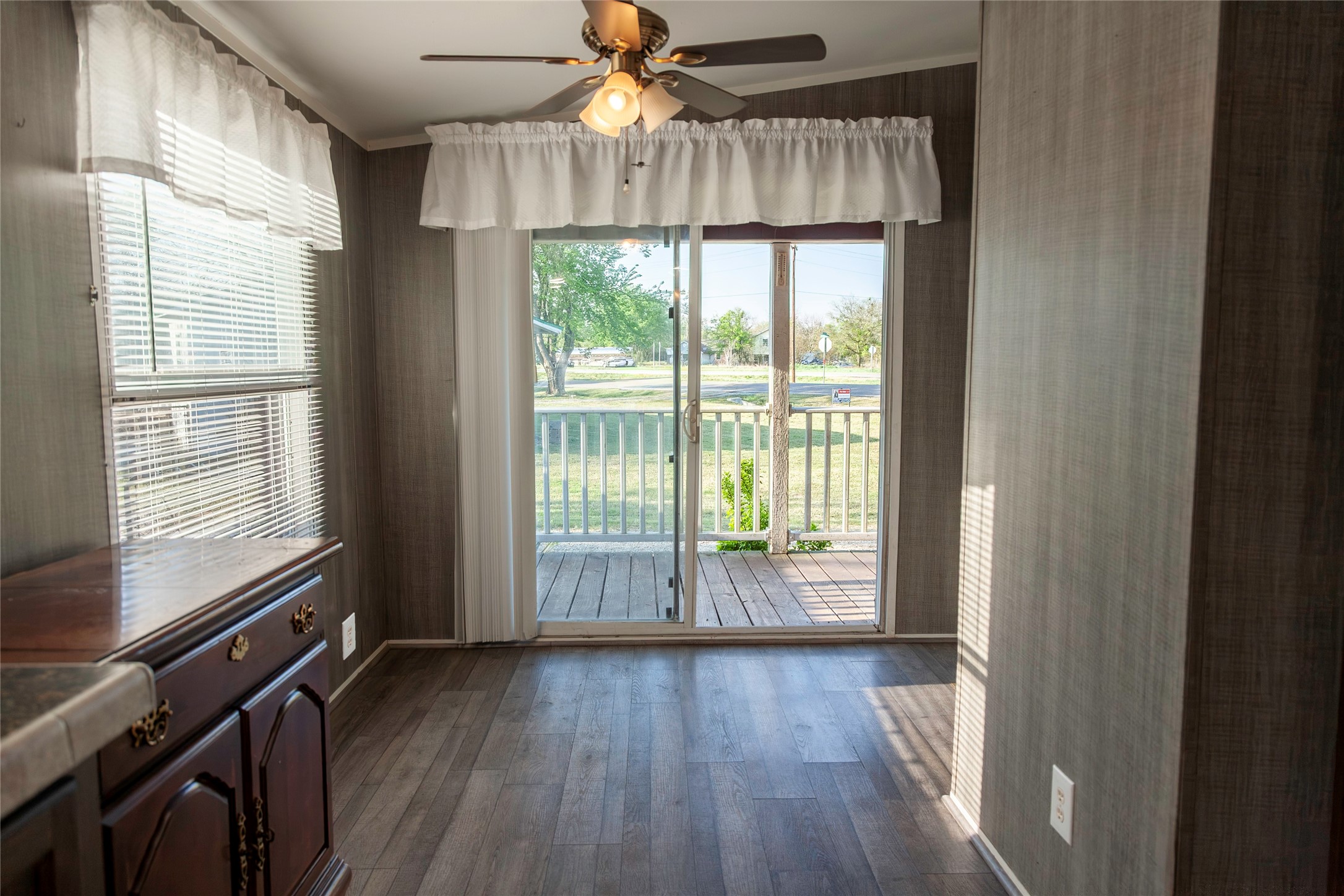 112 SE Front Street Bailey TX 75452