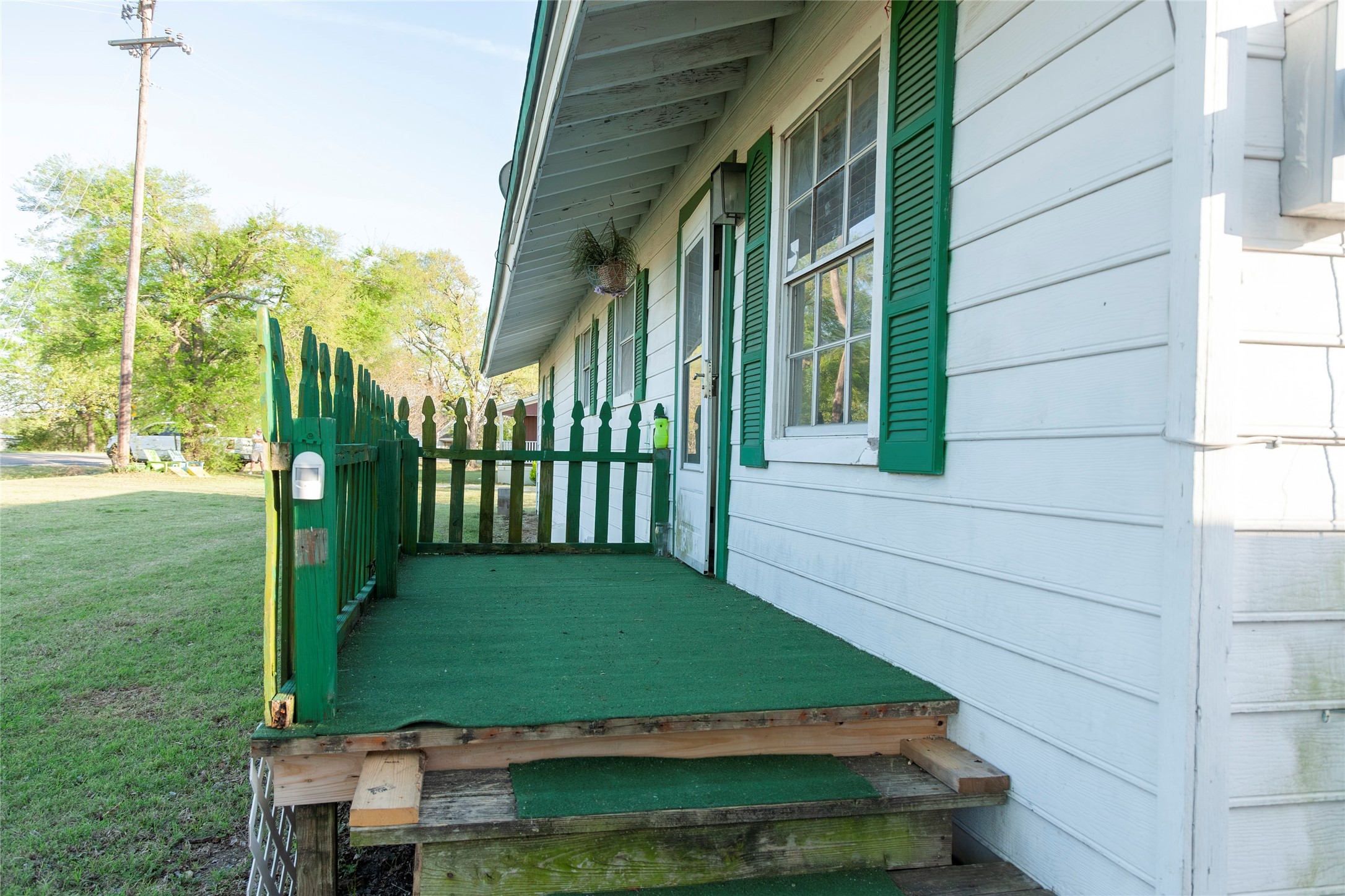 112 SE Front Street Bailey TX 75452