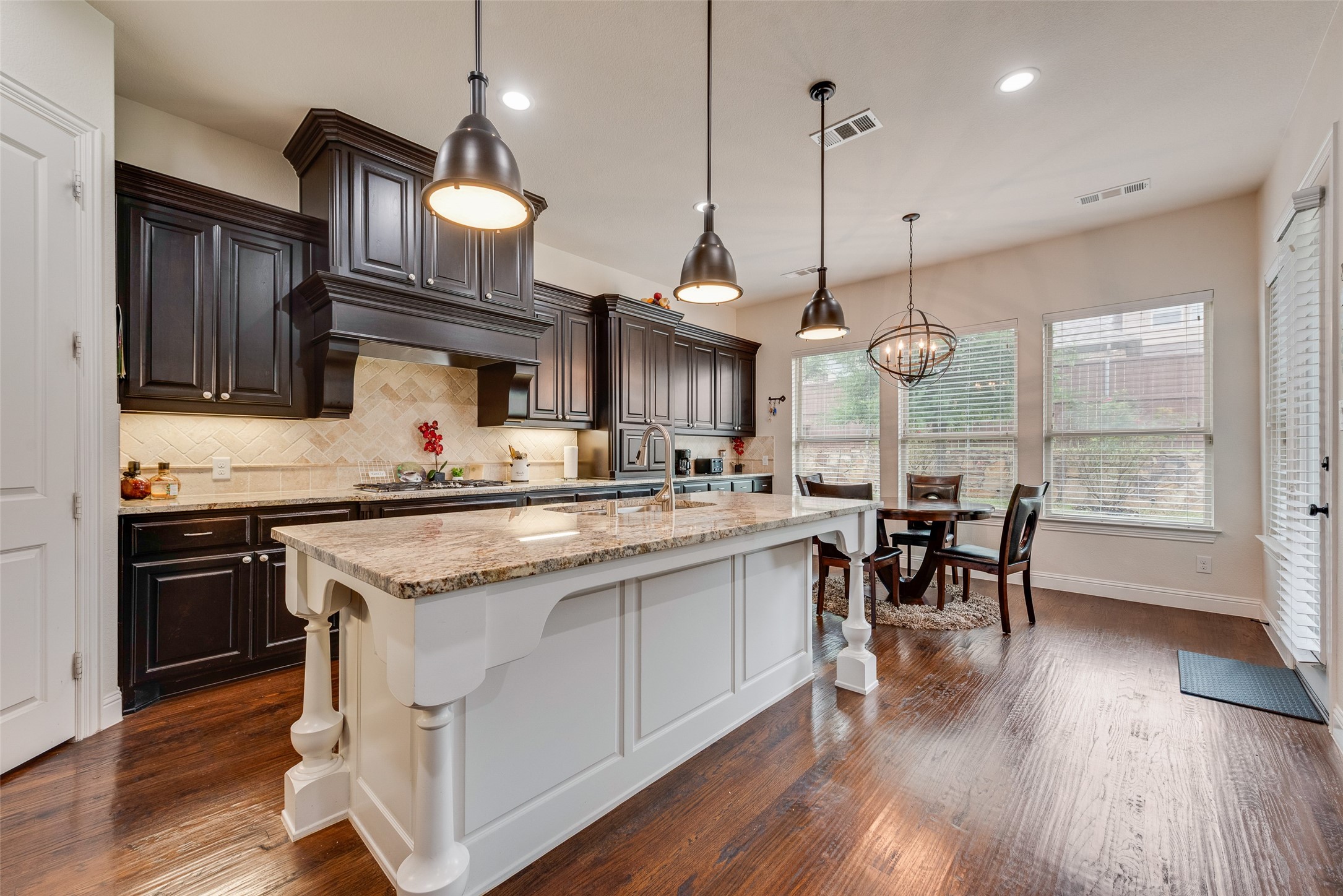 1025 W Bluff Way Roanoke TX 76262