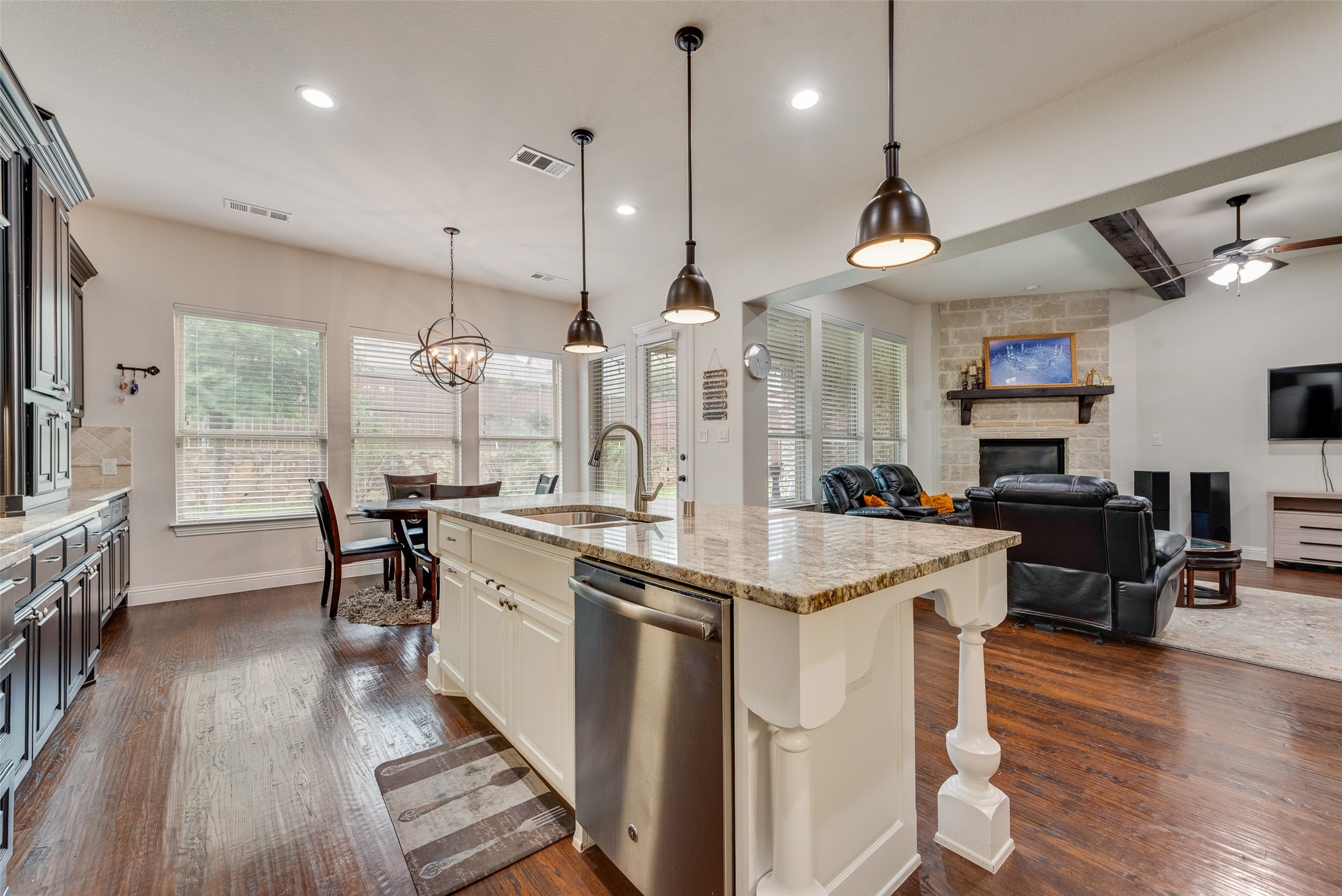 1025 W Bluff Way Roanoke TX 76262