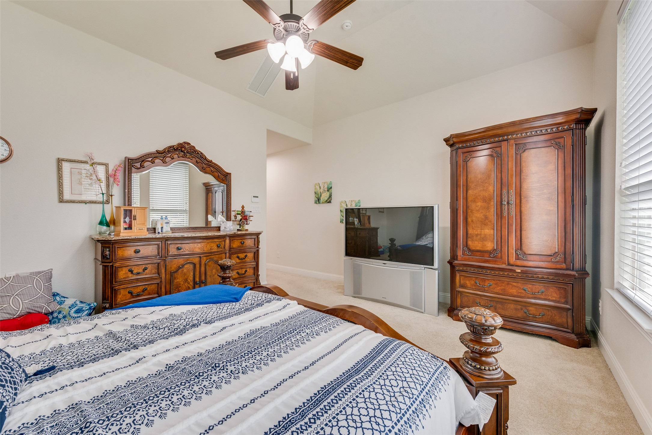 1025 W Bluff Way Roanoke TX 76262