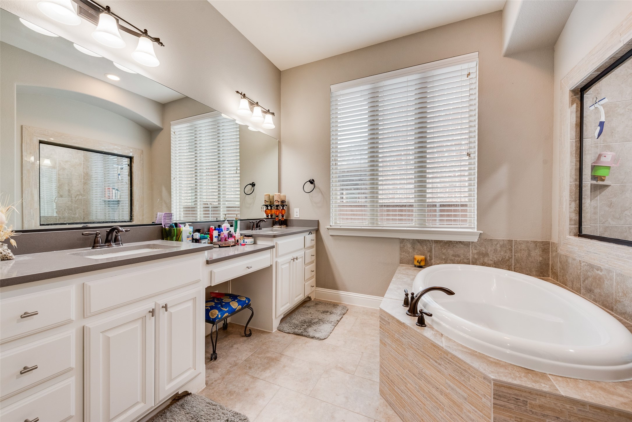 1025 W Bluff Way Roanoke TX 76262