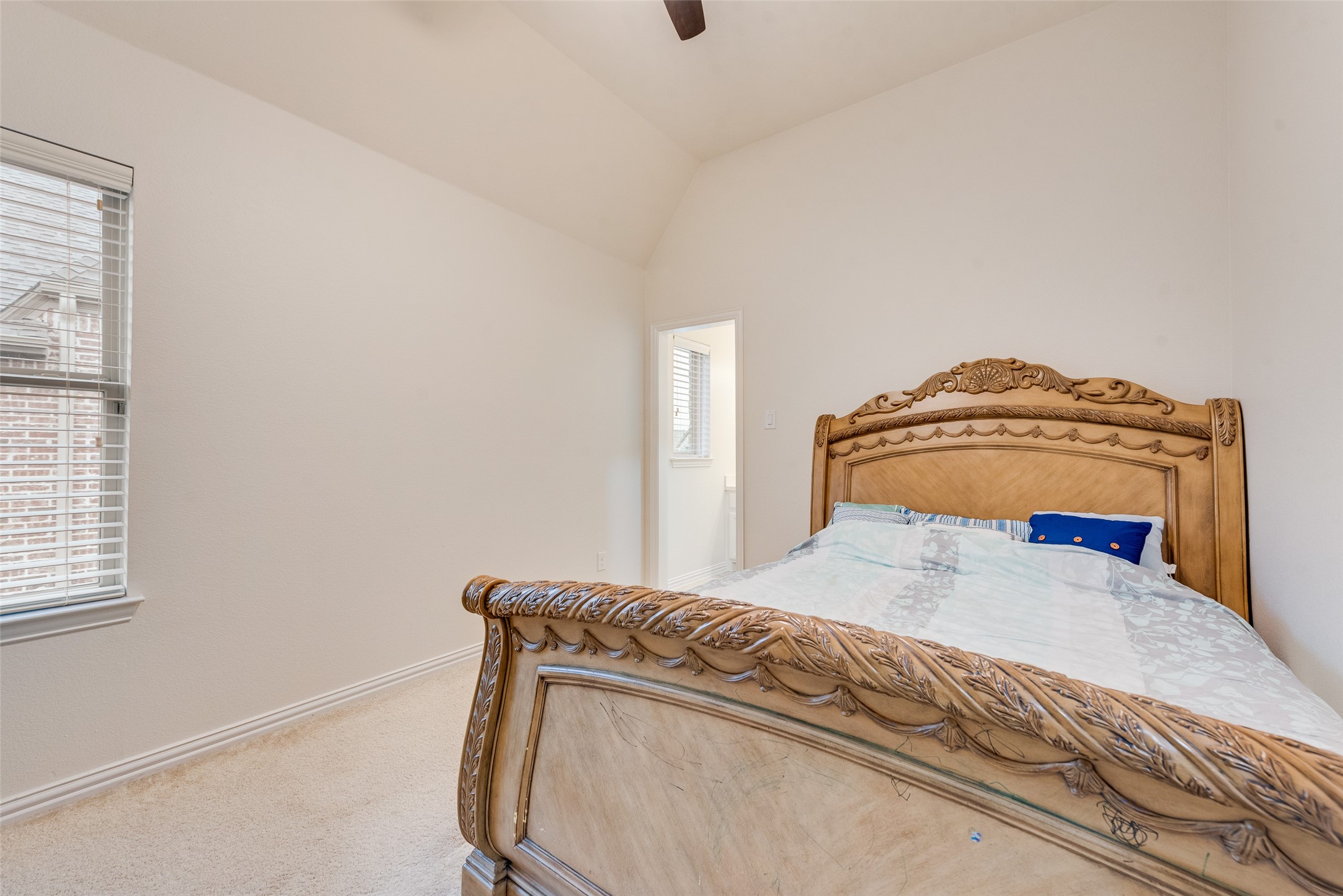 1025 W Bluff Way Roanoke TX 76262