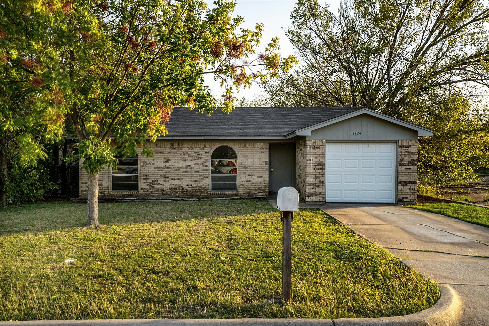 5524 Truman Drive Fort Worth TX 76112