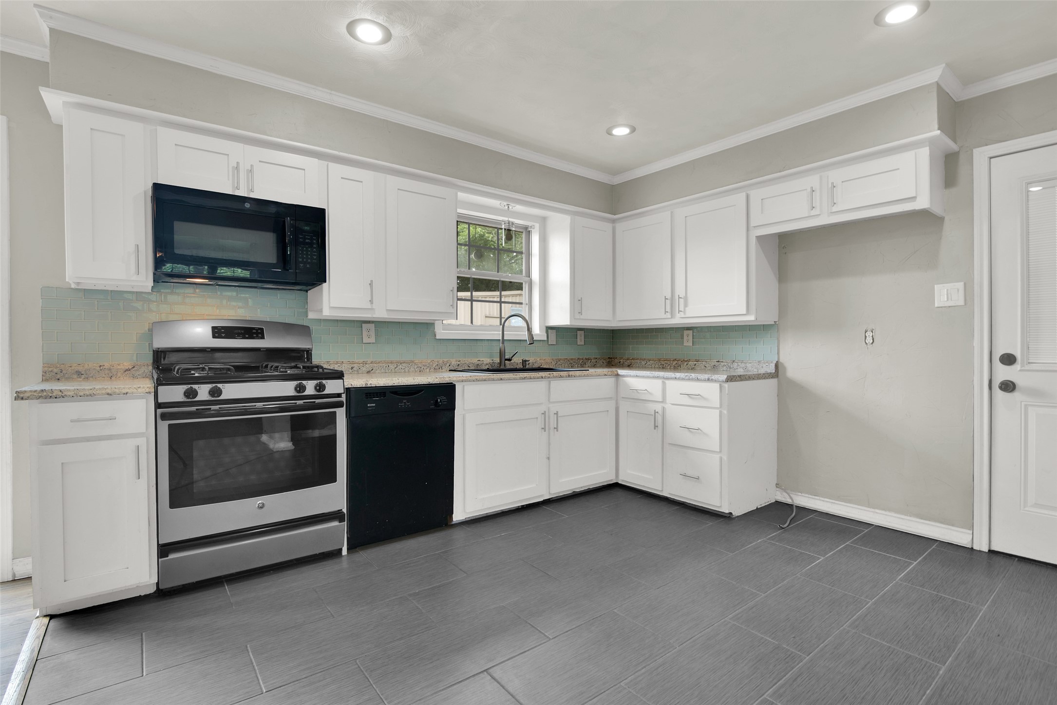 706 W Cheri Ann Drive W Bells TX 75414