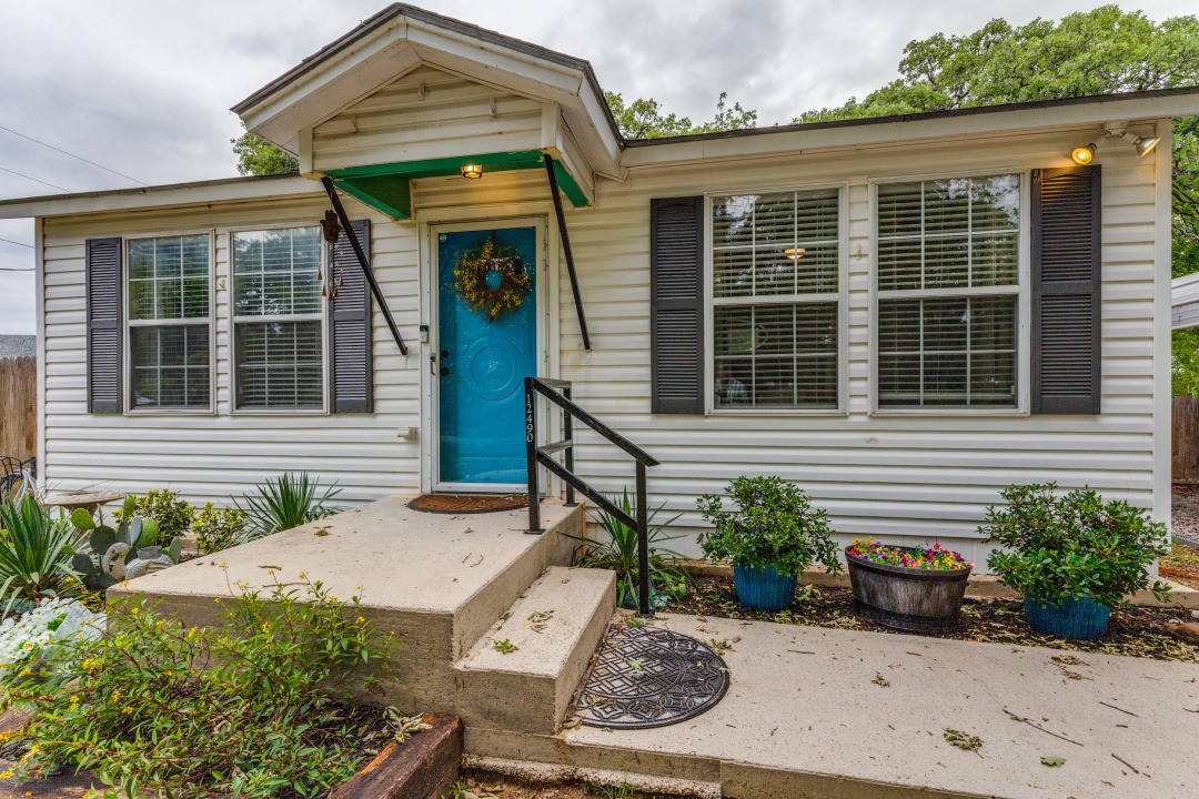 12490 Deeds Court Azle TX 76020