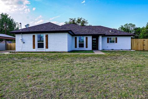 803 Barry Lane Cleburne TX 76031