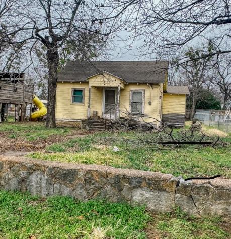 503 N Pearl Street Comanche TX 76442