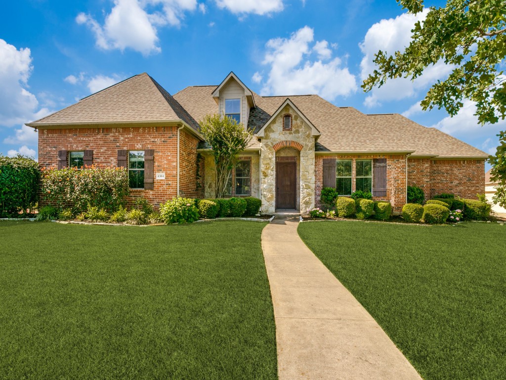 4304 Tree House Lane Corinth TX 76208
