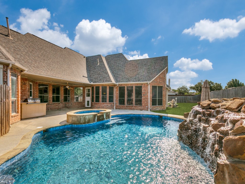 4304 Tree House Lane Corinth TX 76208