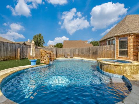 4304 Tree House Lane Corinth TX 76208