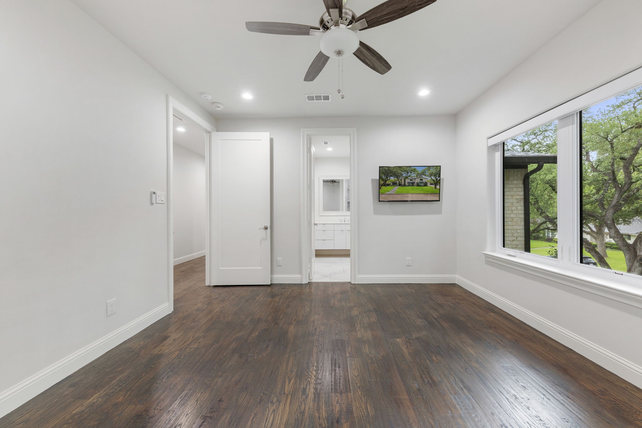 4028 Courtshire Drive Dallas TX 75229