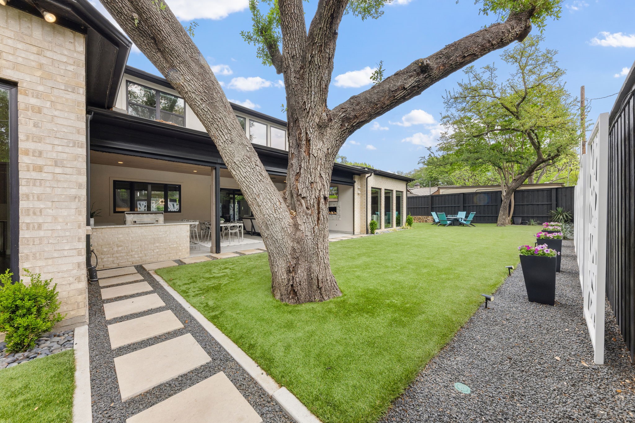4028 Courtshire Drive Dallas TX 75229