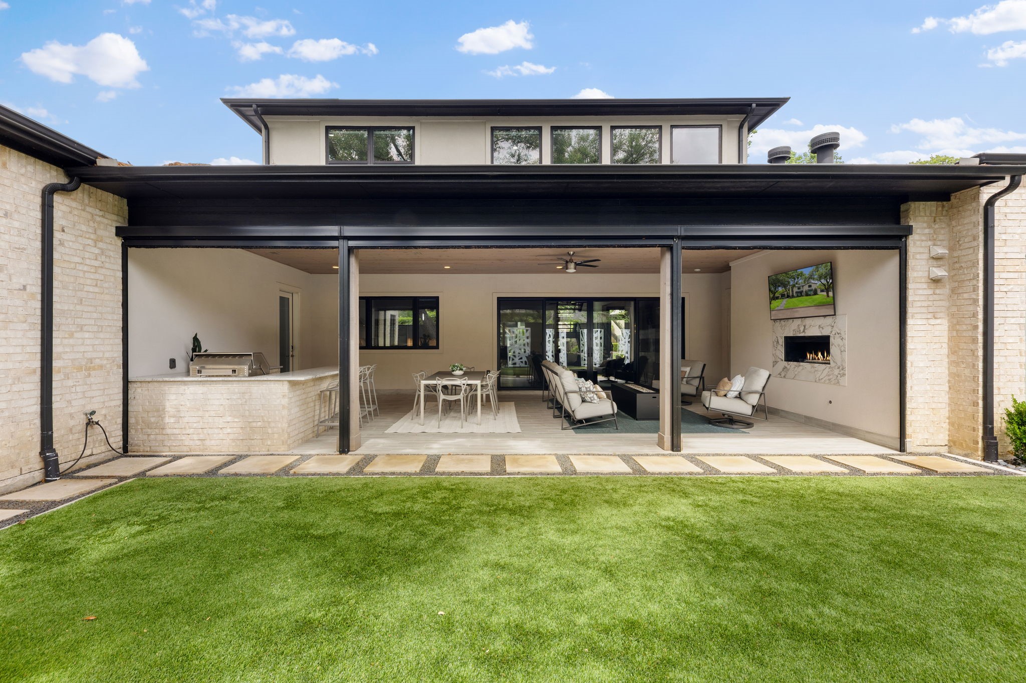 4028 Courtshire Drive Dallas TX 75229