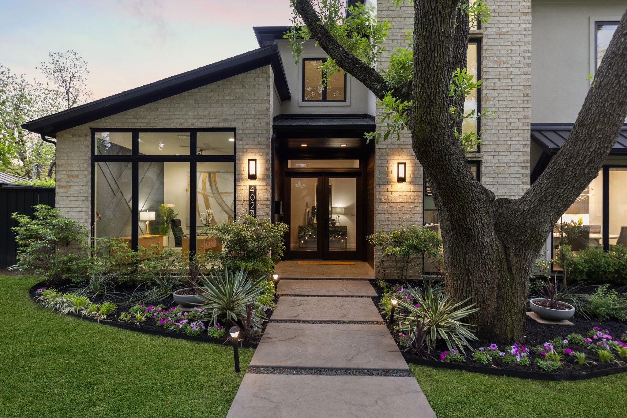 4028 Courtshire Drive Dallas TX 75229