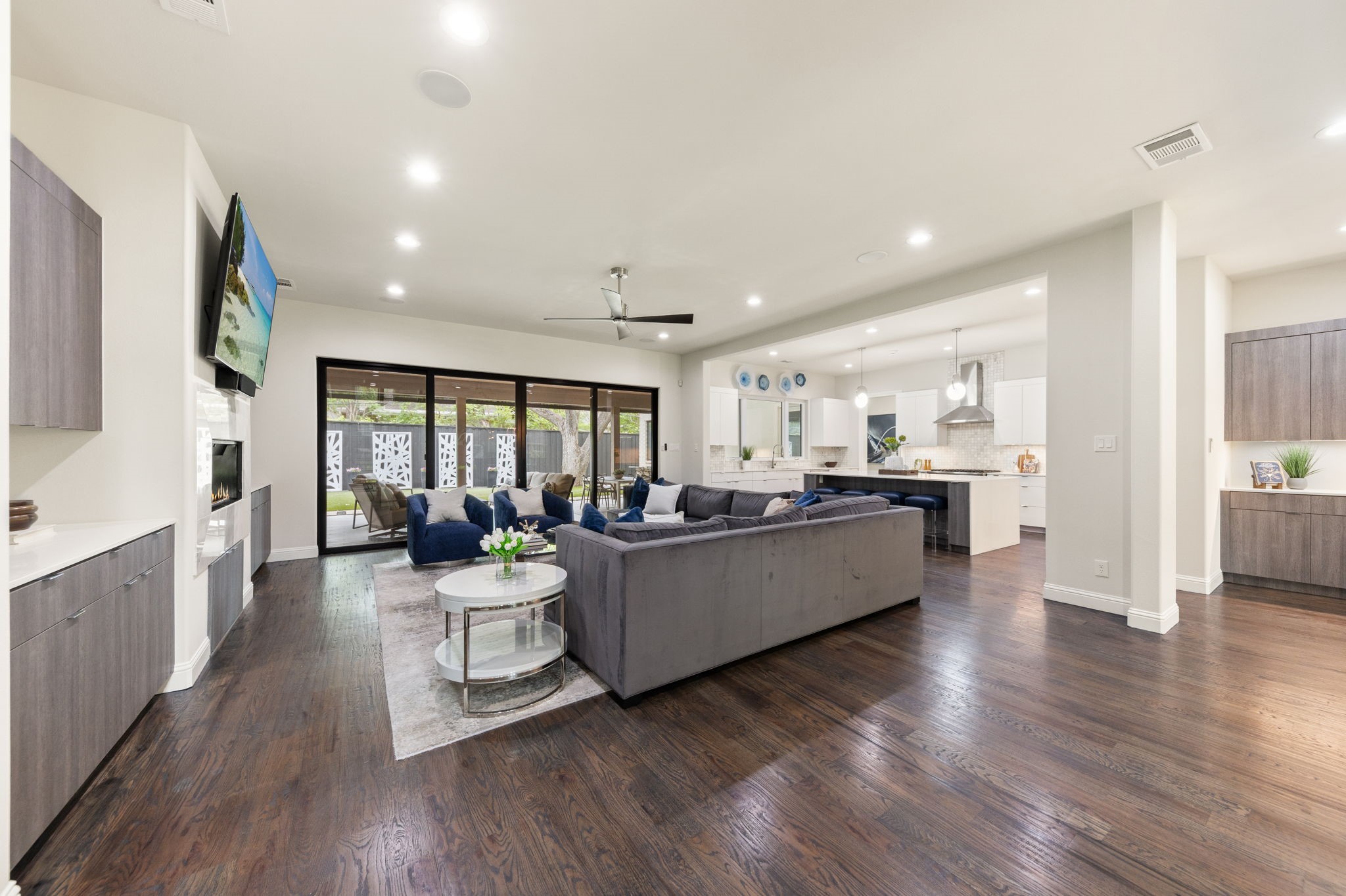 4028 Courtshire Drive Dallas TX 75229