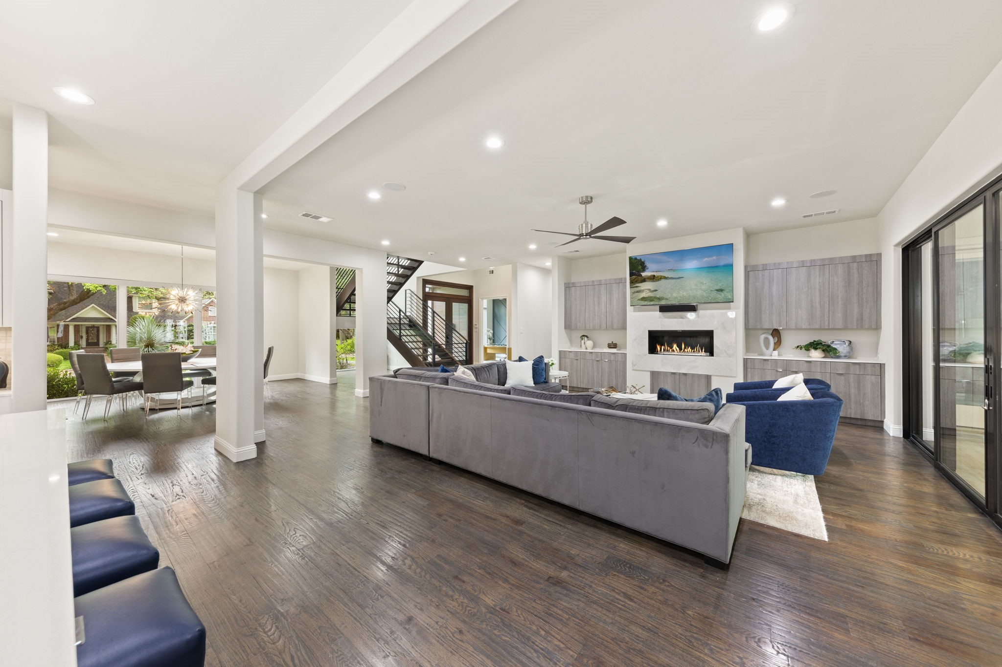4028 Courtshire Drive Dallas TX 75229