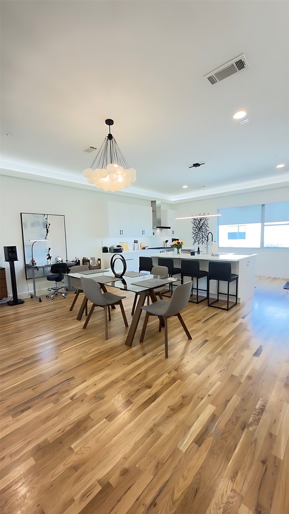 13001 Hutton Drive Farmers Branch TX 75234