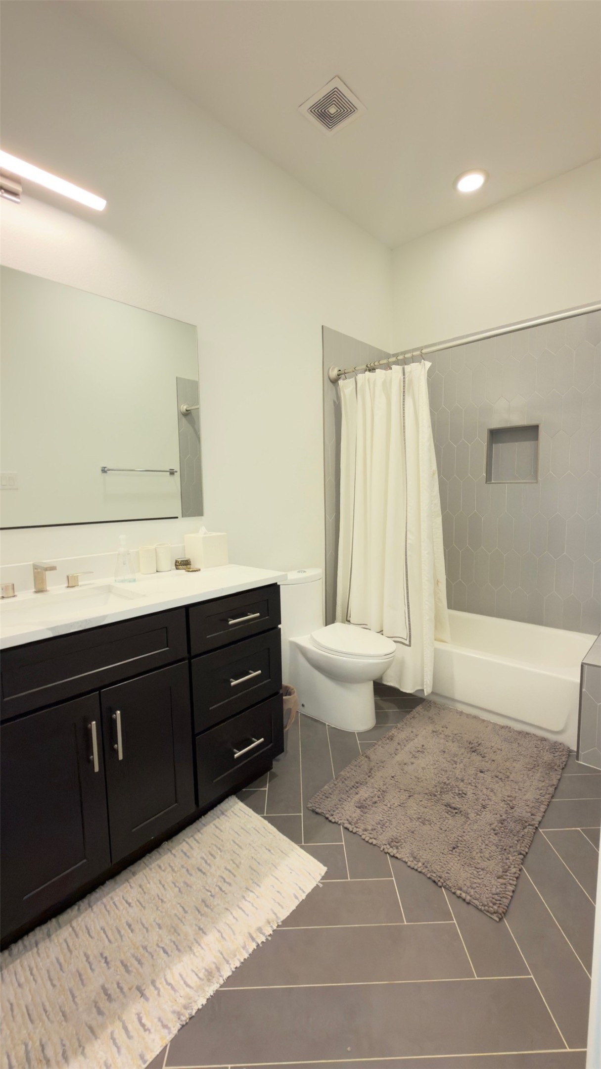 13001 Hutton Drive Farmers Branch TX 75234