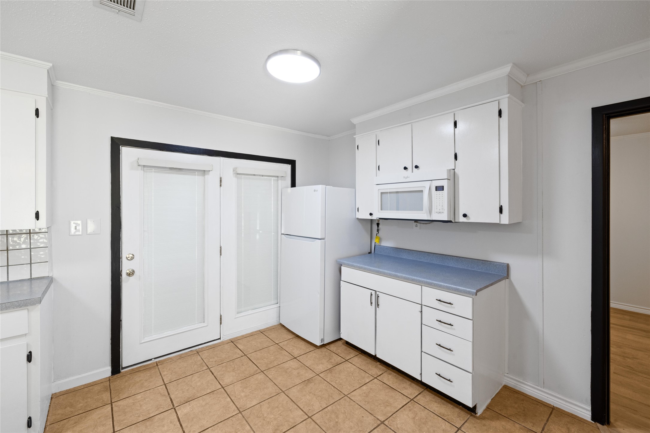 417 Carroll Avenue Wake Village TX 75501