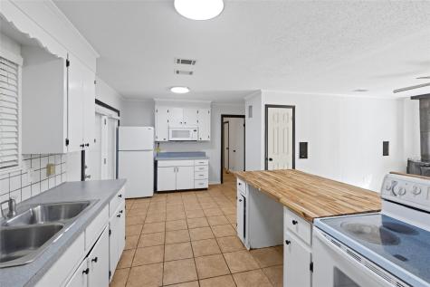 417 Carroll Avenue Wake Village TX 75501