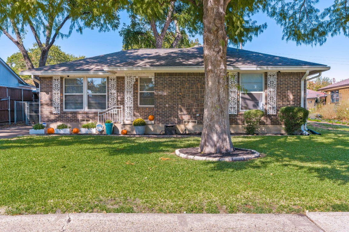 2907 San Paula Avenue Dallas TX 75228