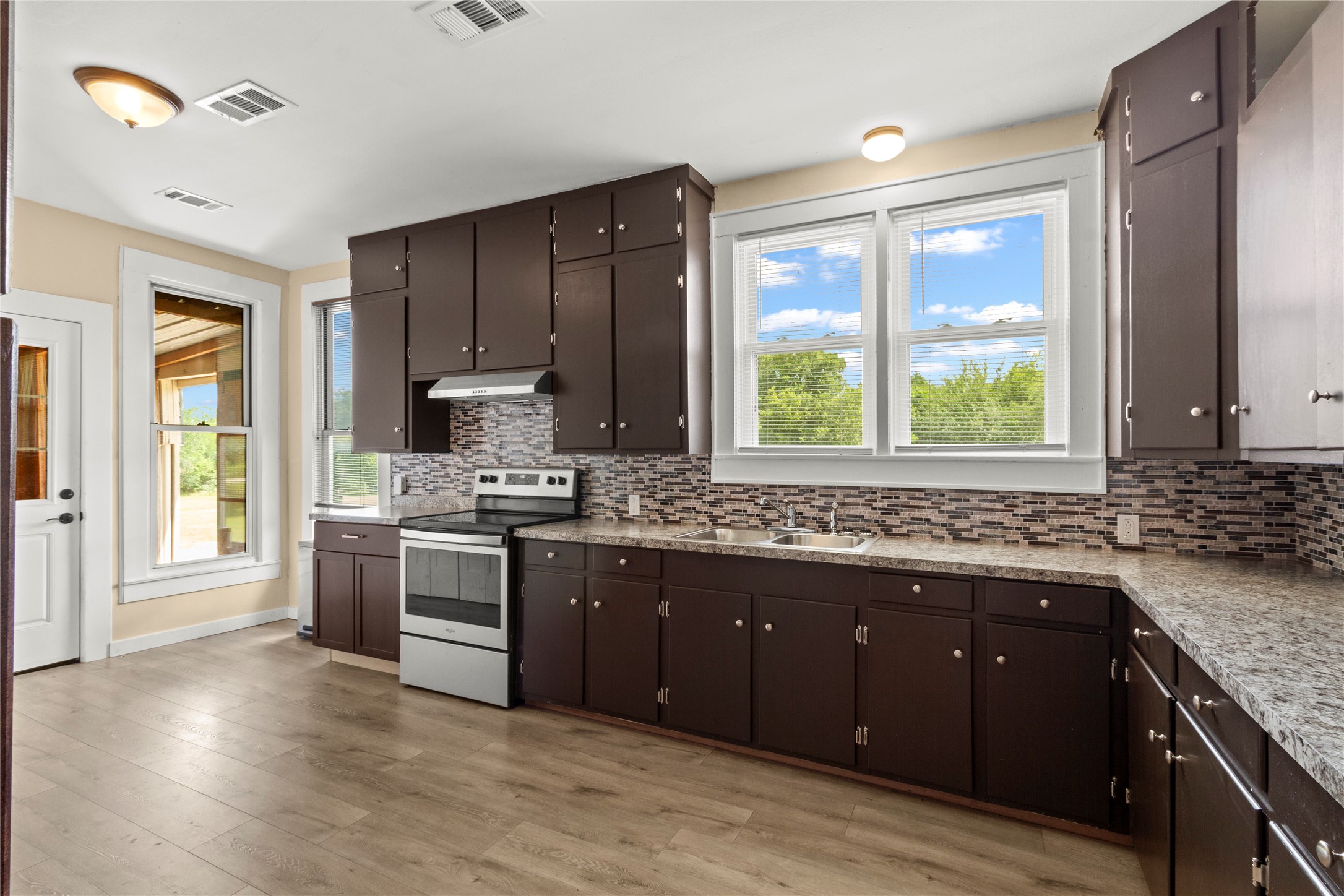 1302 New Hope Road Hubbard TX 76648