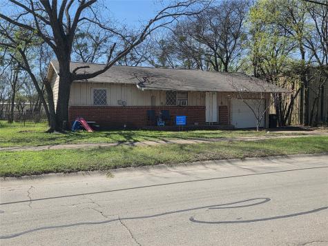 1209 N Anglin Street Cleburne TX 76031