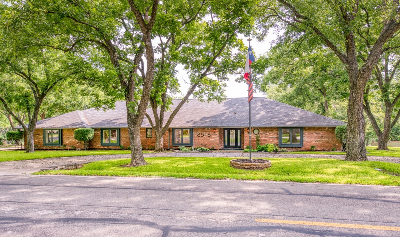 8516 Ravenswood Road Granbury TX 76049