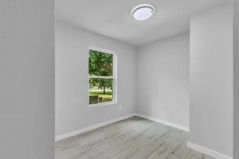 110 N Hillside Street Red Oak TX 75154