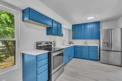 110 N Hillside Street Red Oak TX 75154