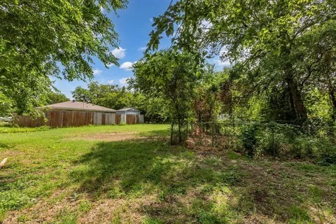 110 N Hillside Street Red Oak TX 75154