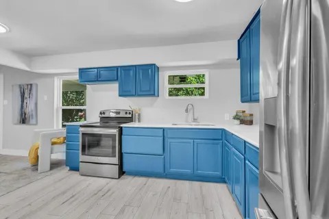 110 N Hillside Street Red Oak TX 75154
