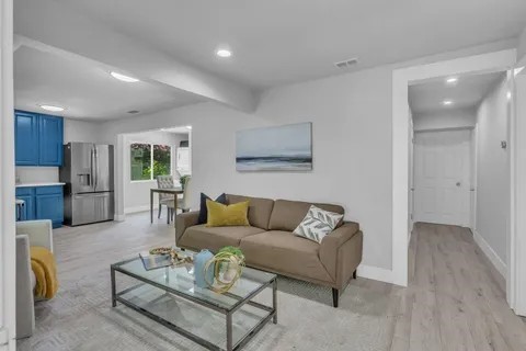 110 N Hillside Street Red Oak TX 75154