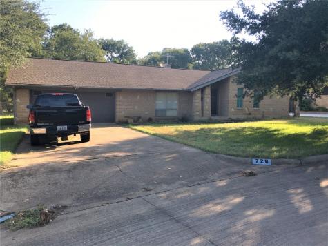 728 Surrey Circle Grand Prairie TX 75050