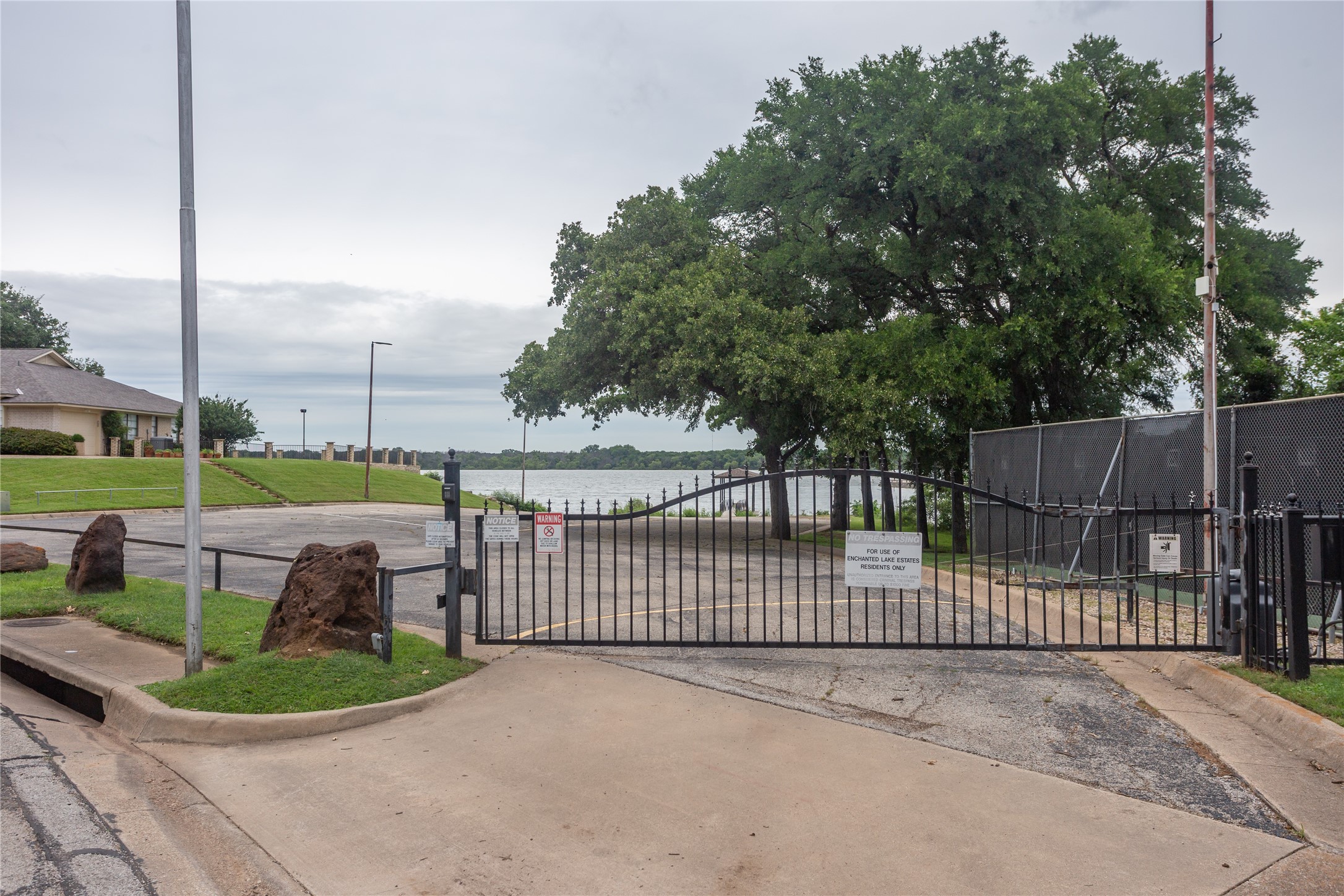 7002 Lake Mead Boulevard Arlington TX 76016