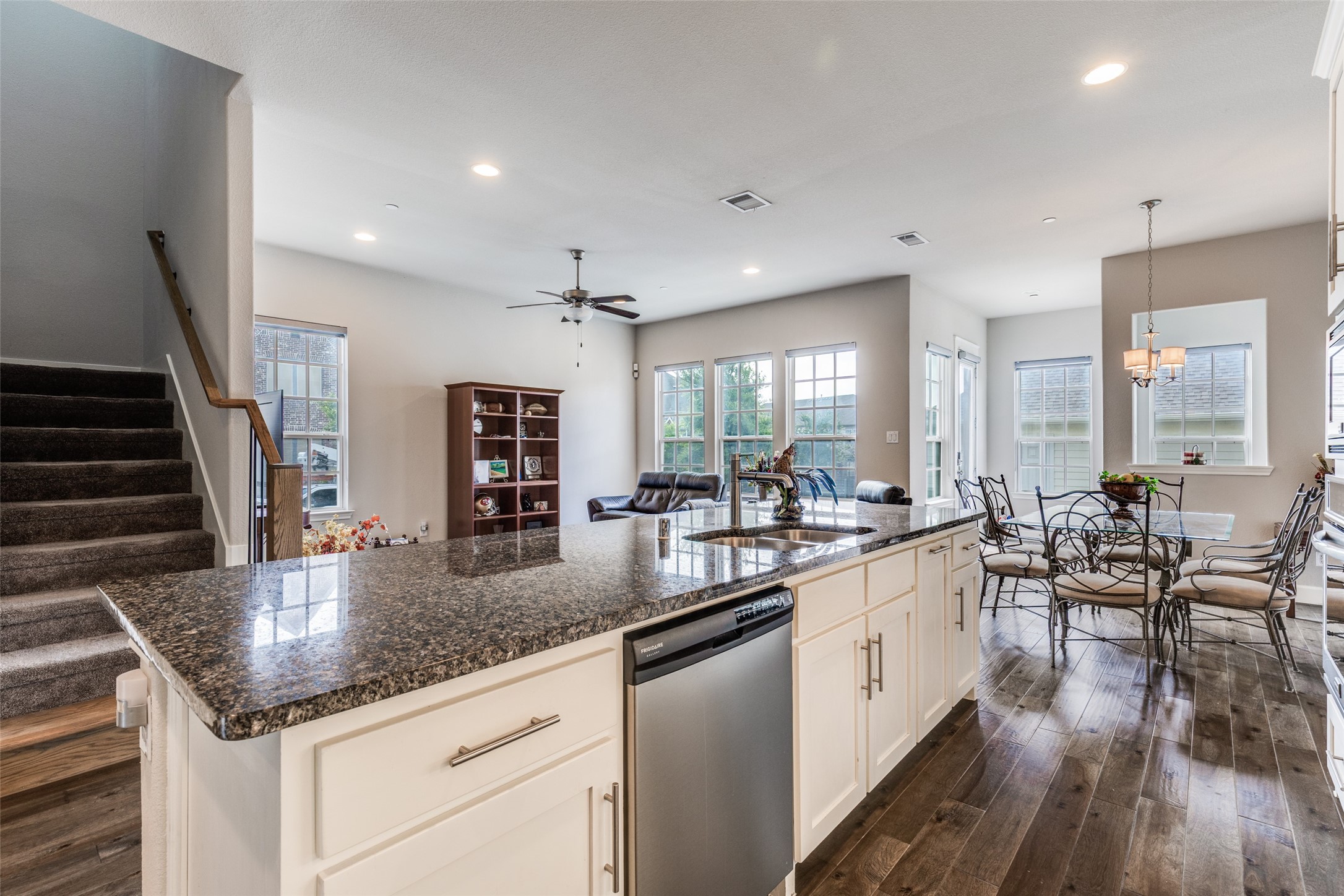 1036 Gardenia Street Carrollton TX 75007