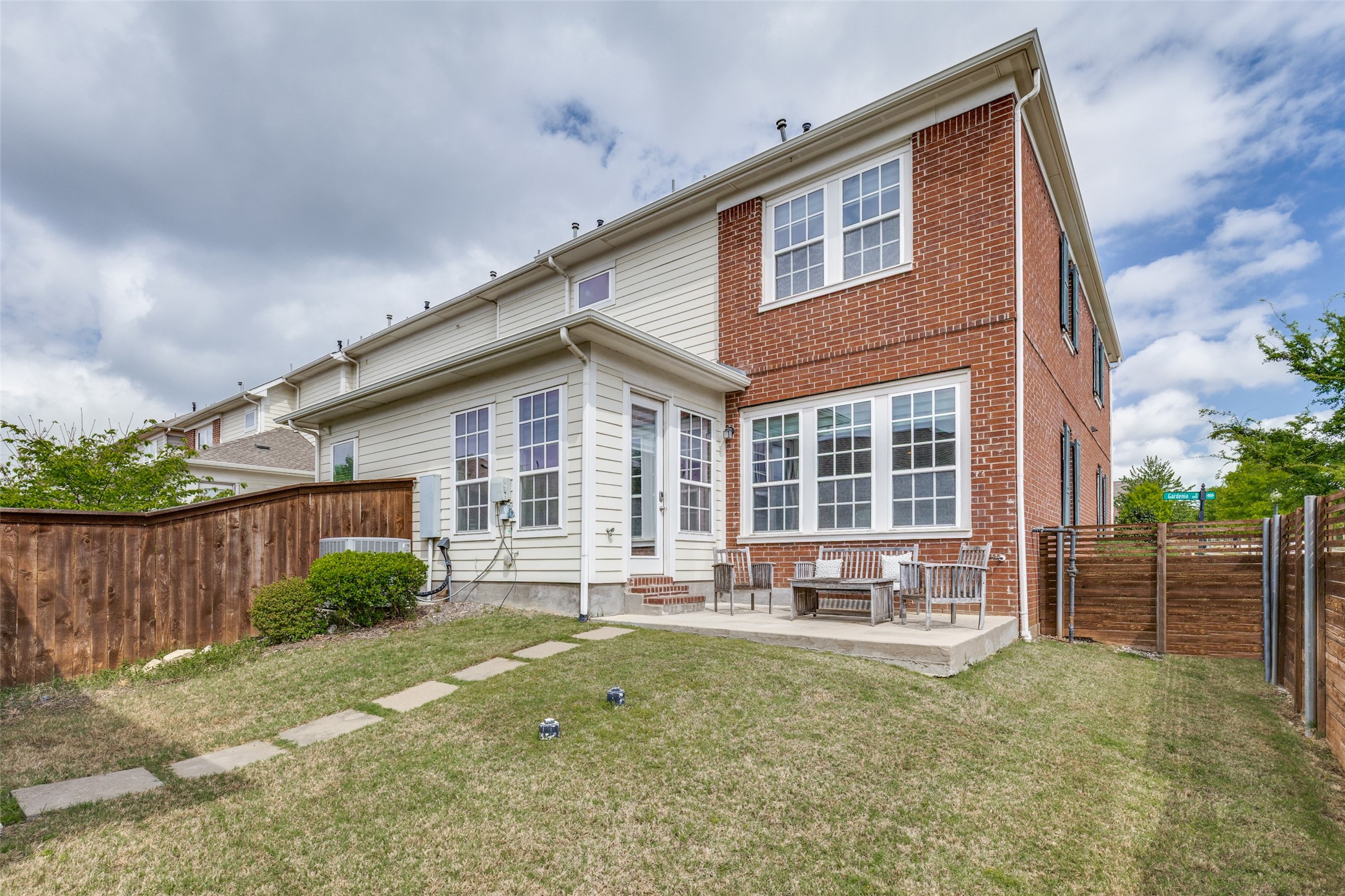 1036 Gardenia Street Carrollton TX 75007