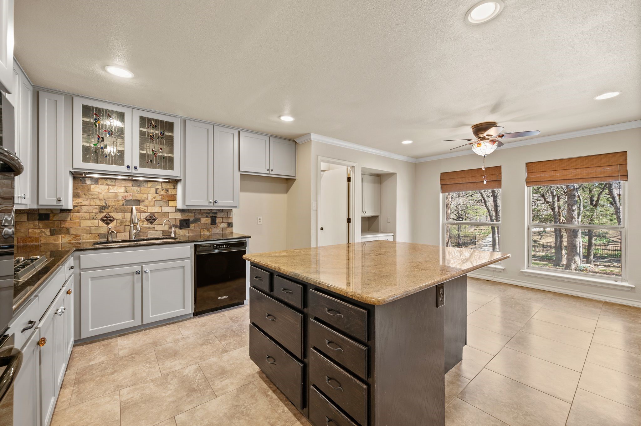 2800 Idlecreek Drive Dalworthington Gardens TX 76016