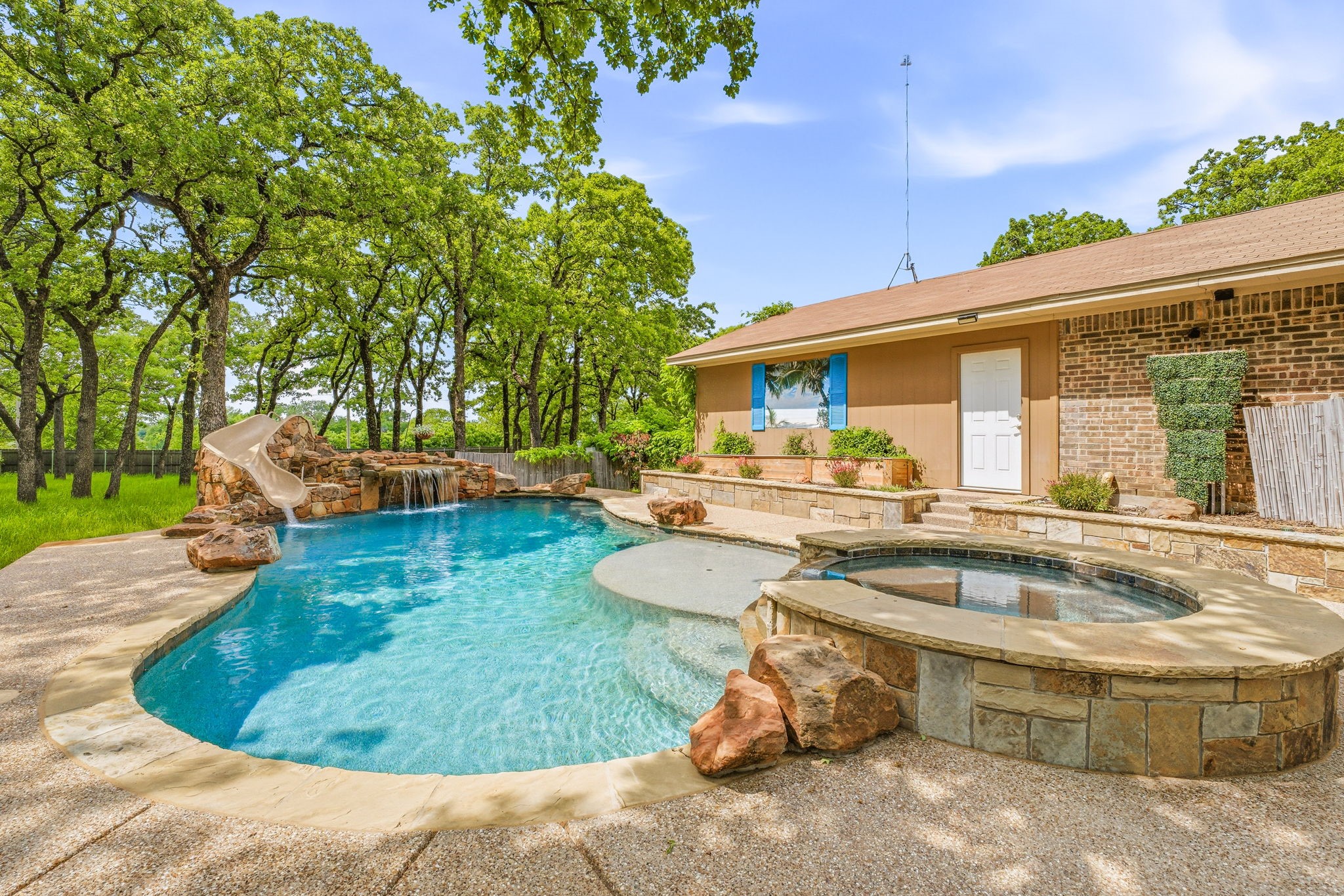 102 Shady Oak Drive Weatherford TX 76087